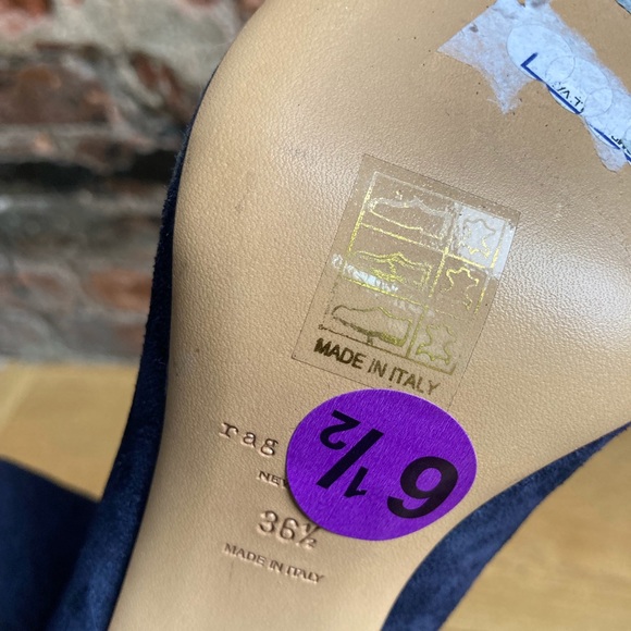 NWT SOLD OUT Rag & Bone Agnes Navy Suede Booties - Picture 8 of 10